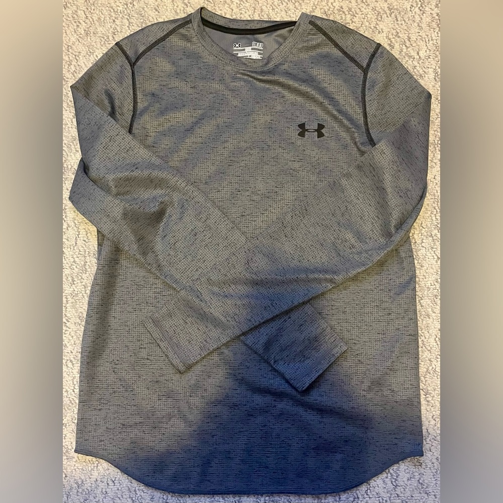 Under Armour Loose Grey Heat Gear!